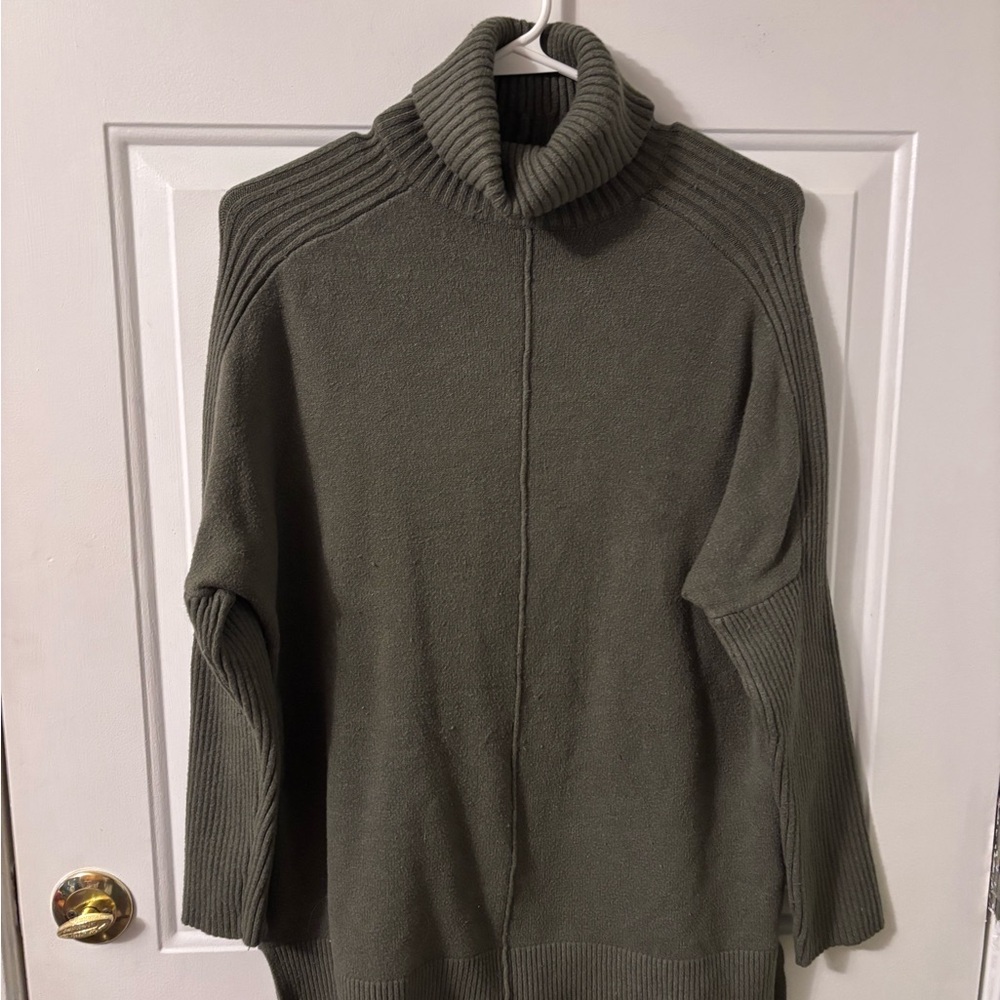 Women’s  Olive Green Turtleneck Sweater size medium